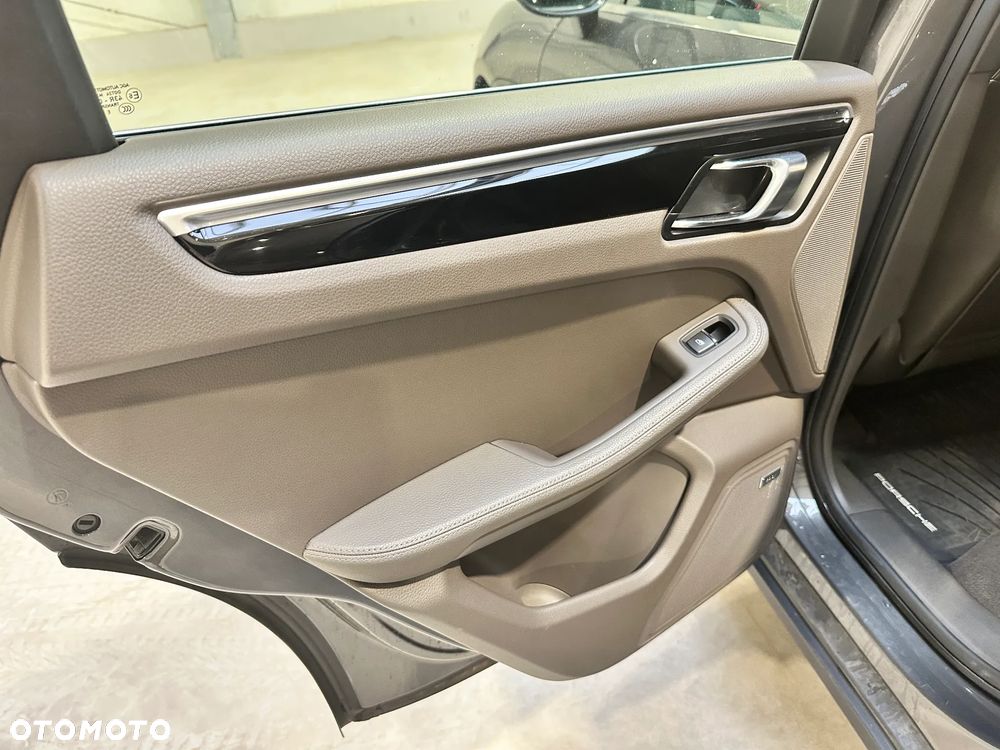 Porsche Macan - 9