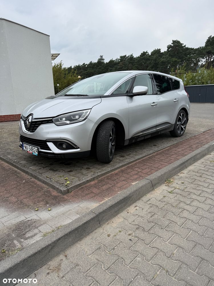 Renault Grand Scenic - 17