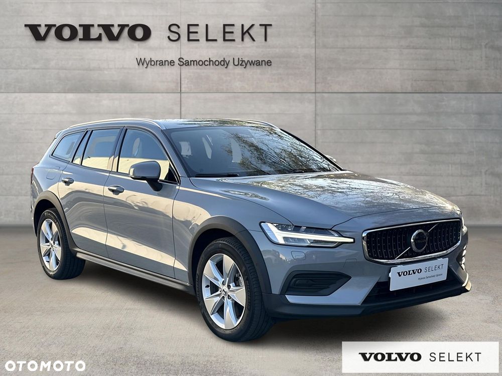 Volvo V60 Cross Country - 8
