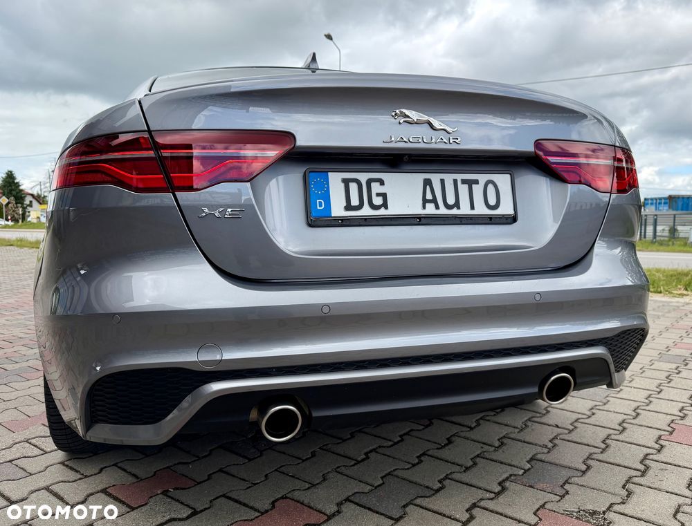 Jaguar XE P250 R-Dynamic SE - 10