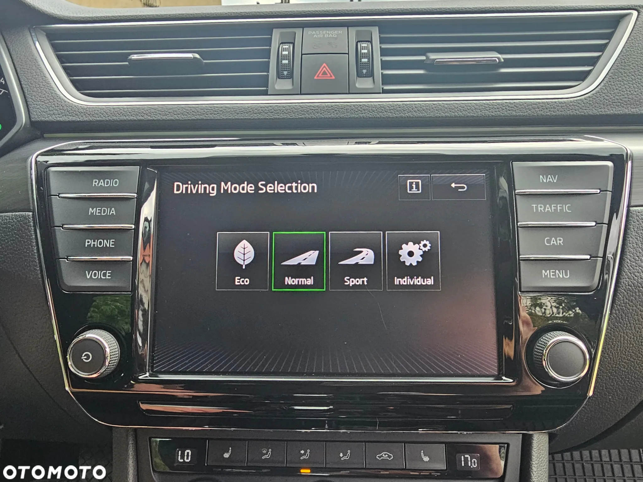 Skoda Superb 2.0 TDI DSG Premium Edition - 20