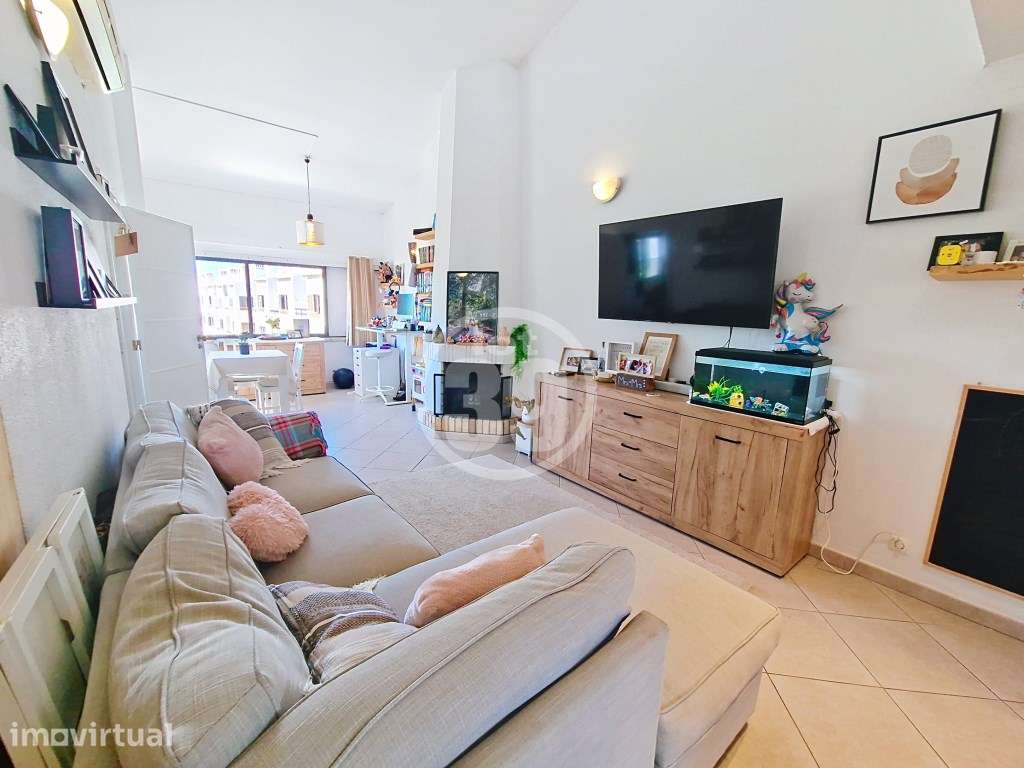 Duplex T3 com Terraço e Churrasqueira Privada, a 15 minutos da praia - Grande imagem: 2/37