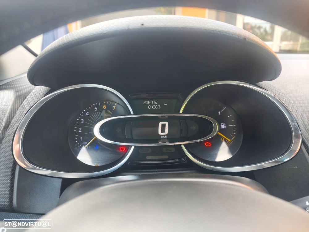 Renault Clio 1.2 16V 75 LIMITED - 20