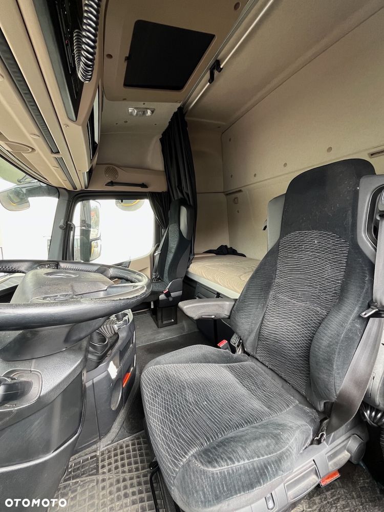 Mercedes-Benz Actros - 8