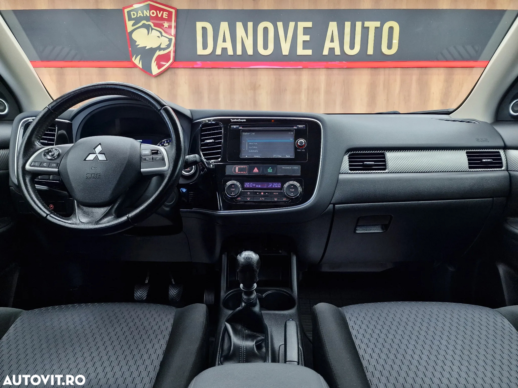 Mitsubishi Outlander - 20