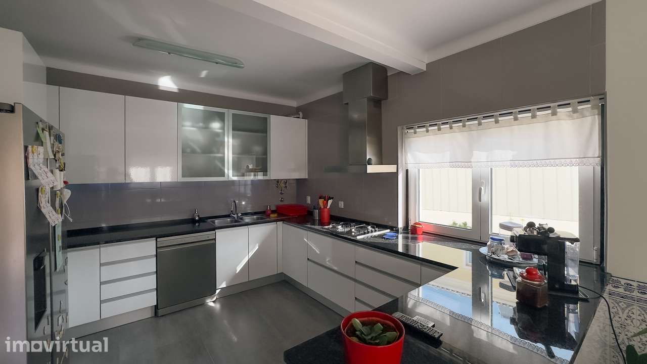 Moradia T6 Isolada Renovada, Boa Água 3 - 207m² útil - Lote 528m² - Grande imagem: 2/51