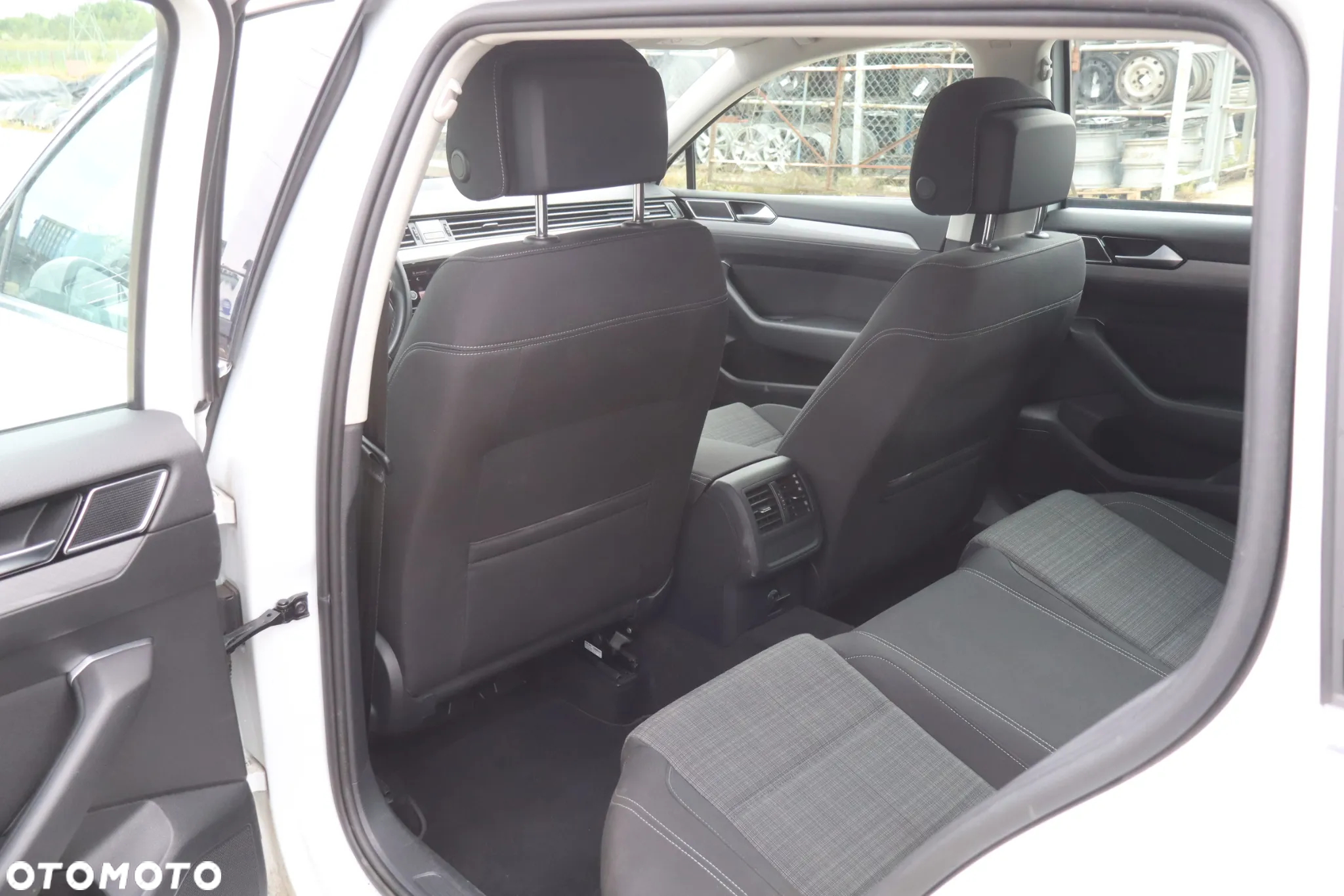 Volkswagen Passat 2.0 TDI EVO Business - 12