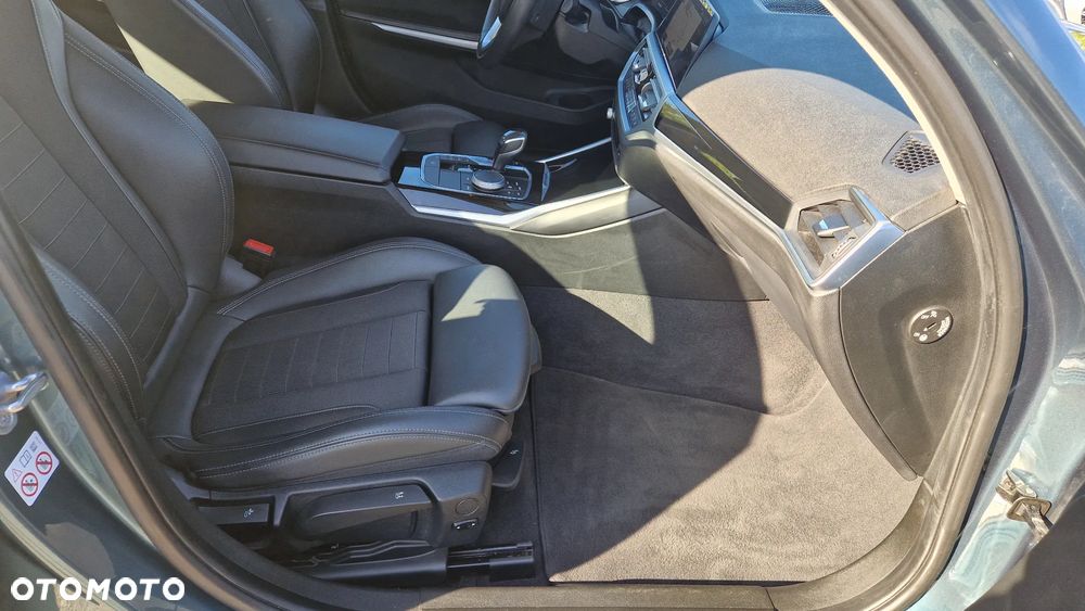 BMW Seria 3 320i GPF Sport - 31