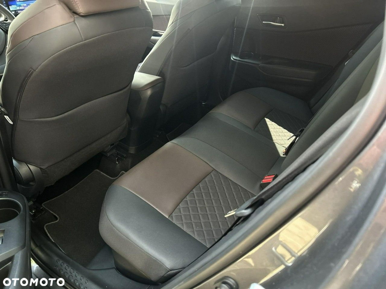 Toyota C-HR - 11