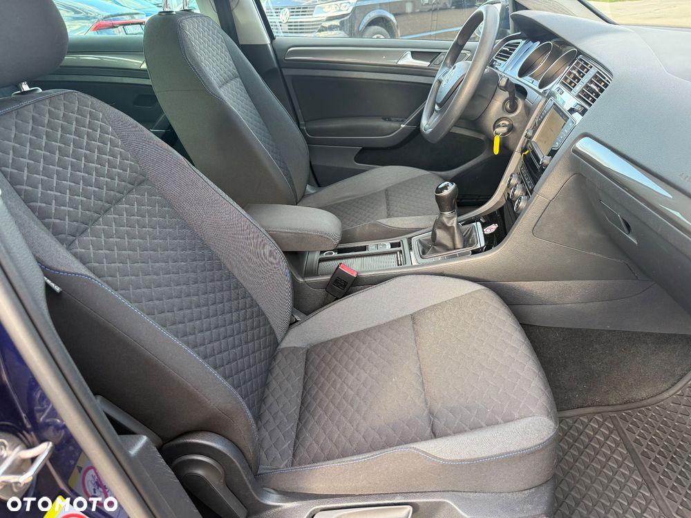 Volkswagen Golf - 16