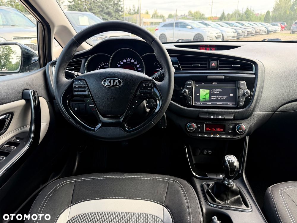 Kia Ceed - 13
