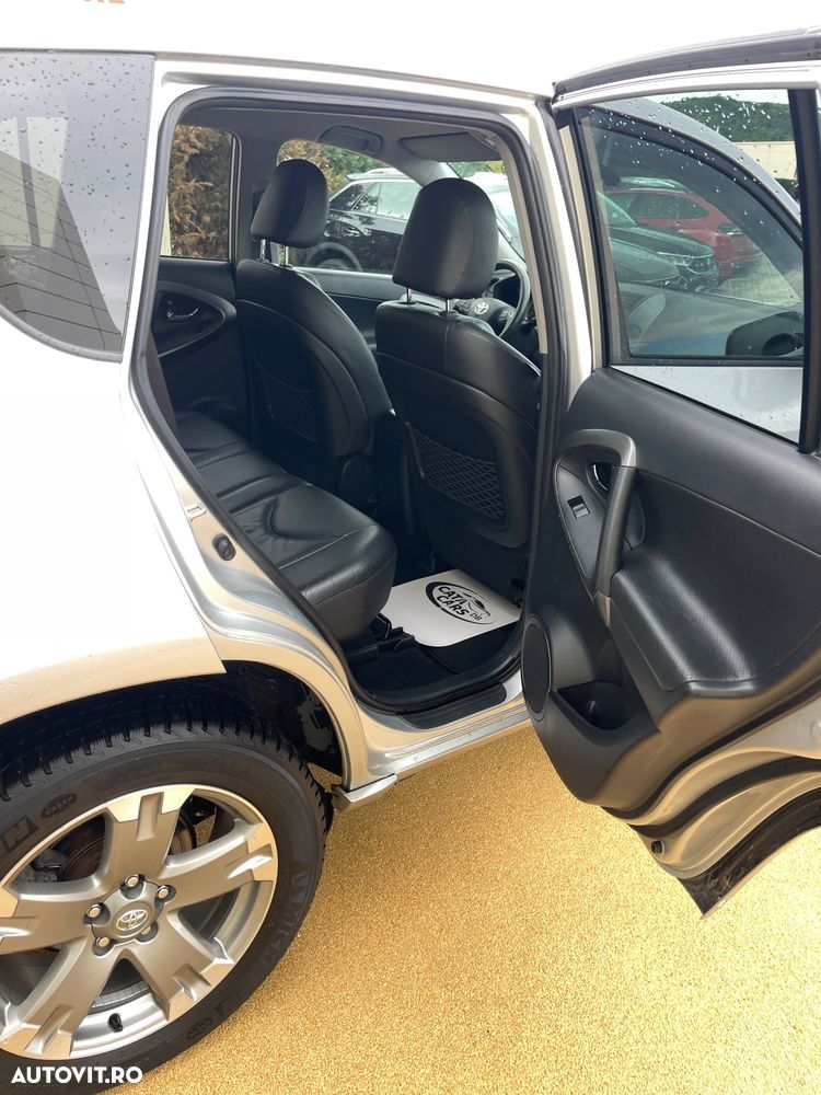Toyota RAV4 - 25