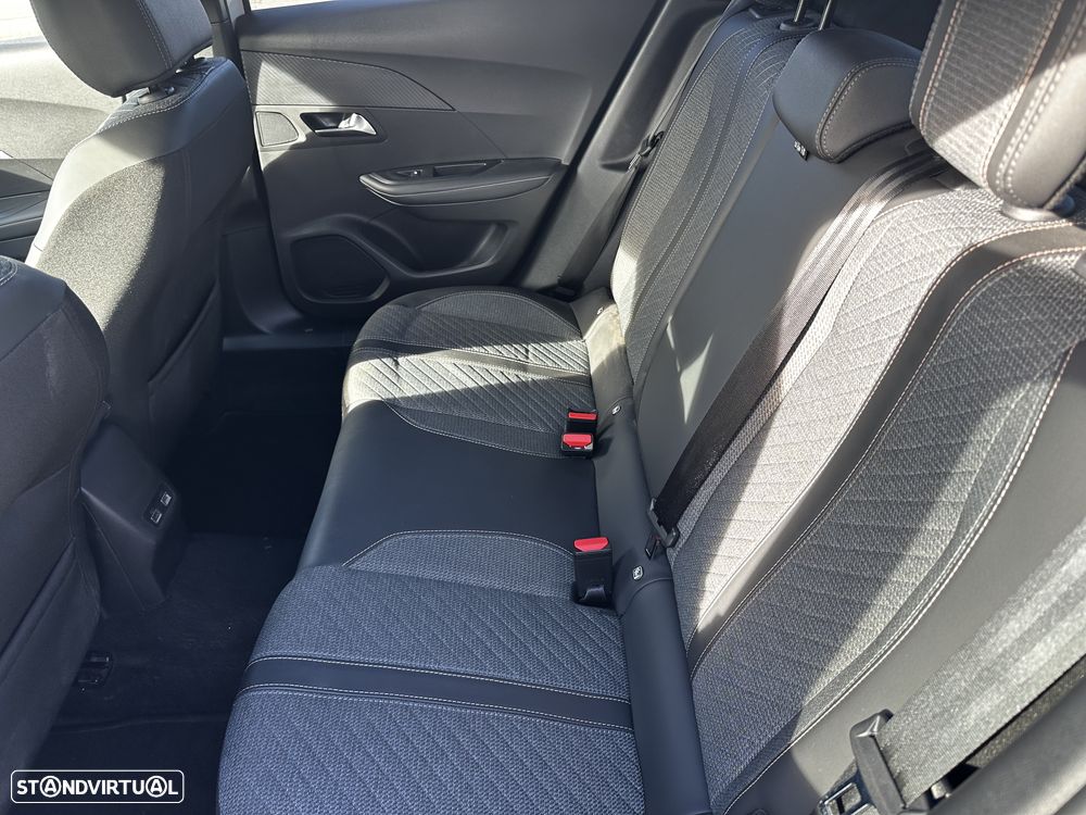 Peugeot 2008 1.2 PureTech Allure Pack - 6