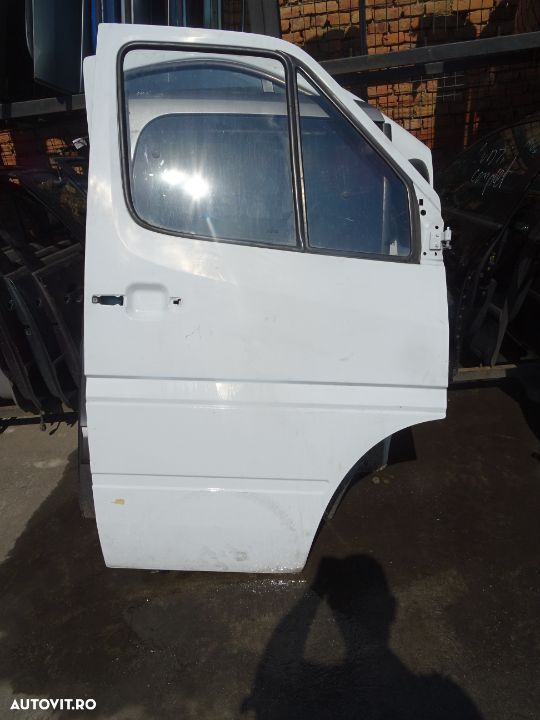 Vand Usa Fata Dreapta Mercedes Sprinter din 2005 volan pe stanga fara rugina fara lovituri - 1