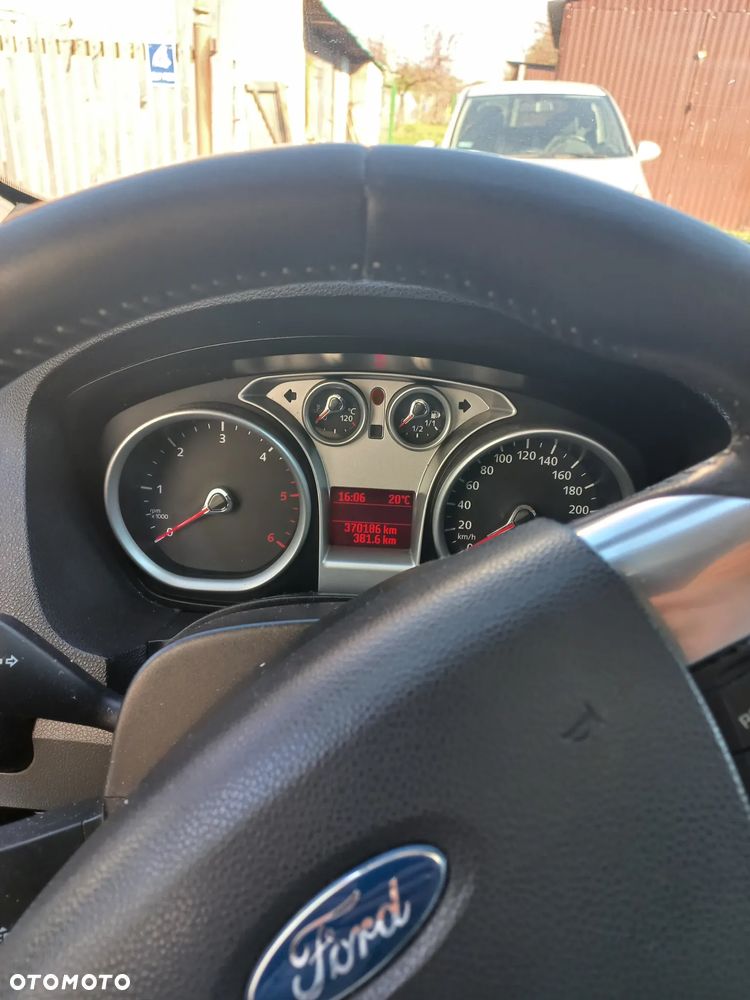 Ford Kuga - 5