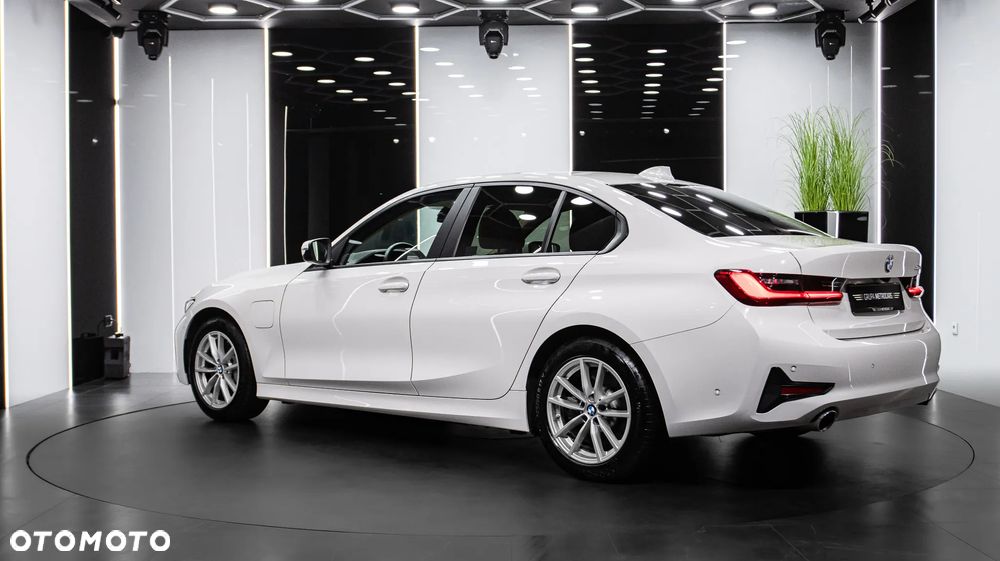 BMW Seria 3 330e Sport - 7