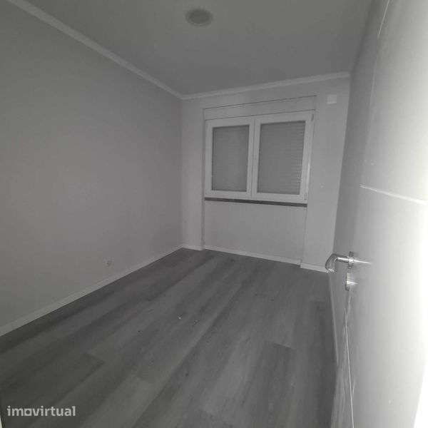 Apartamento T2 remodelado à venda - Benfica, Lisboa - Grande imagem: 4/7