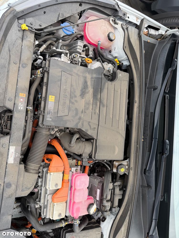 Kia Ceed 1.6 GDI DCT OPF Platinum Edition - 38
