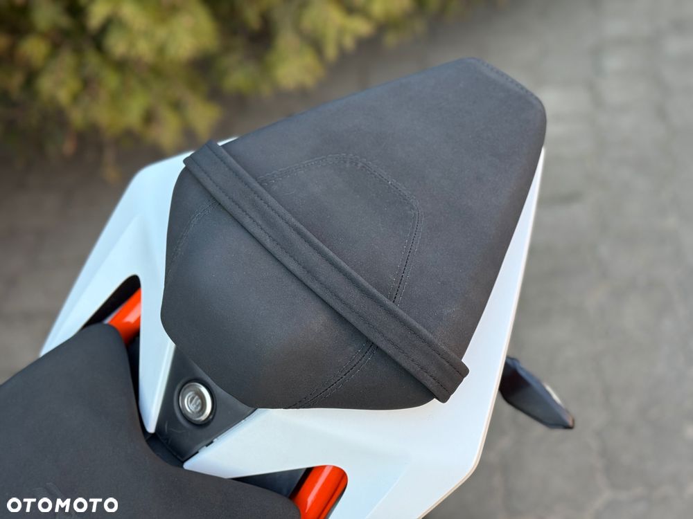 KTM RC 125 - 31
