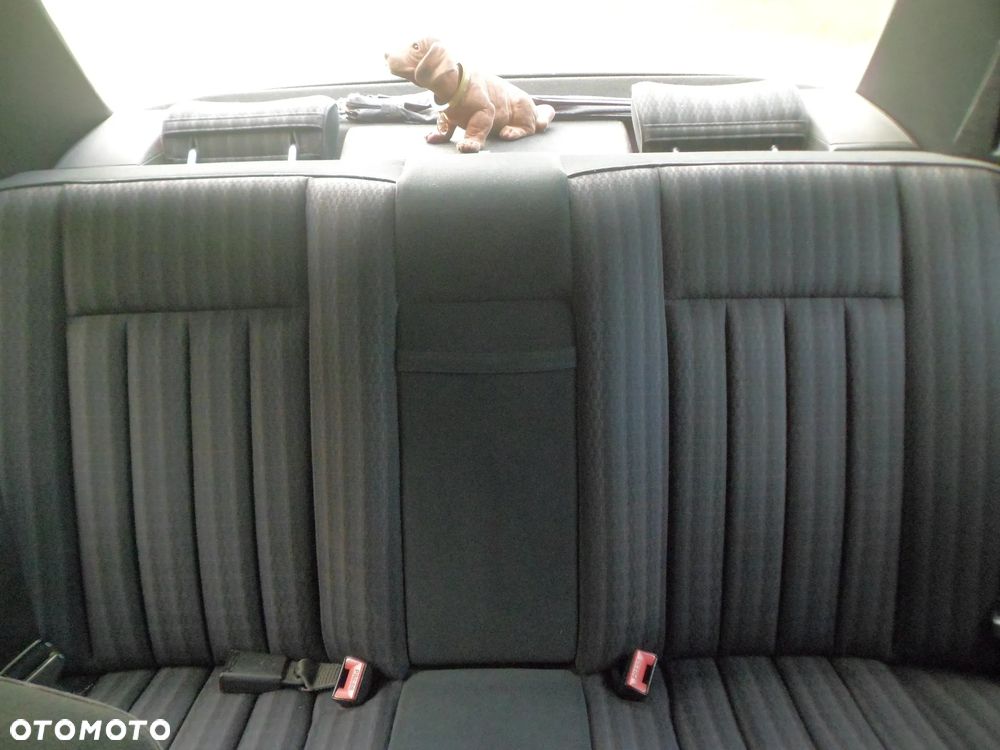 Mercedes-Benz W124 (1984-1993) - 23