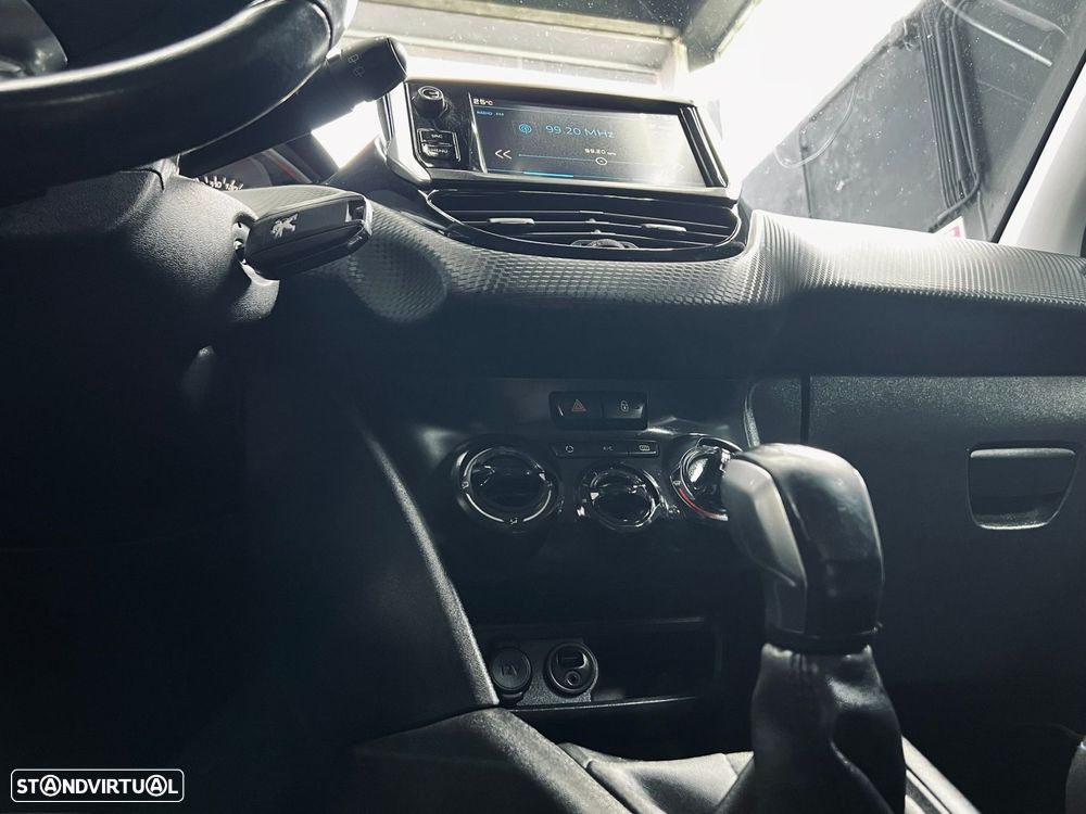 Peugeot 208 1.6 BlueHDi Style - 20