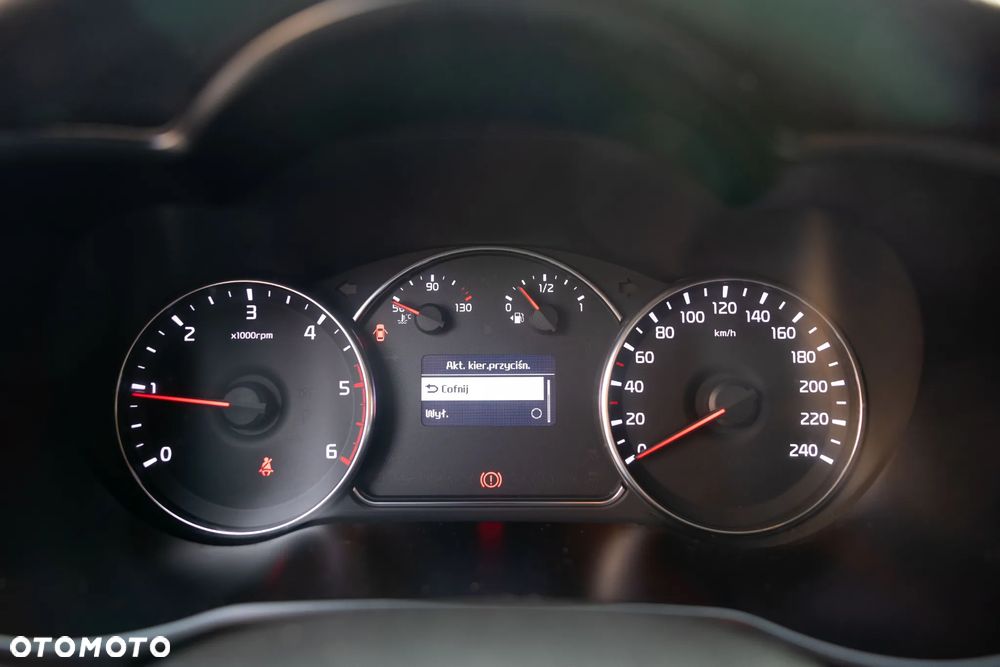 Kia Carens 1.7 CRDi XL 7os - 23