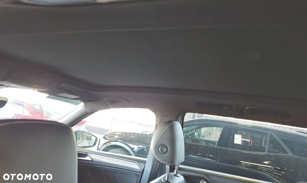 Volkswagen Tiguan - 12