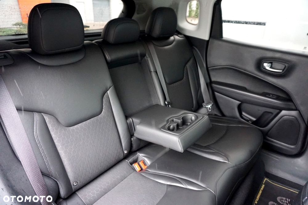 Jeep Compass 1.4 TMair Night Eagle FWD S&S - 38