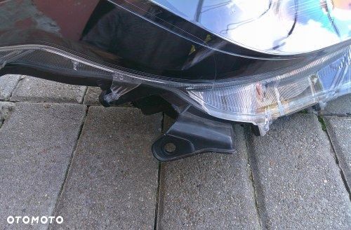 TOYOTA YARIS IV 4 SOCZEWKA PRAWA PRZEDNIA LAMPA ORYGINAŁ - 9