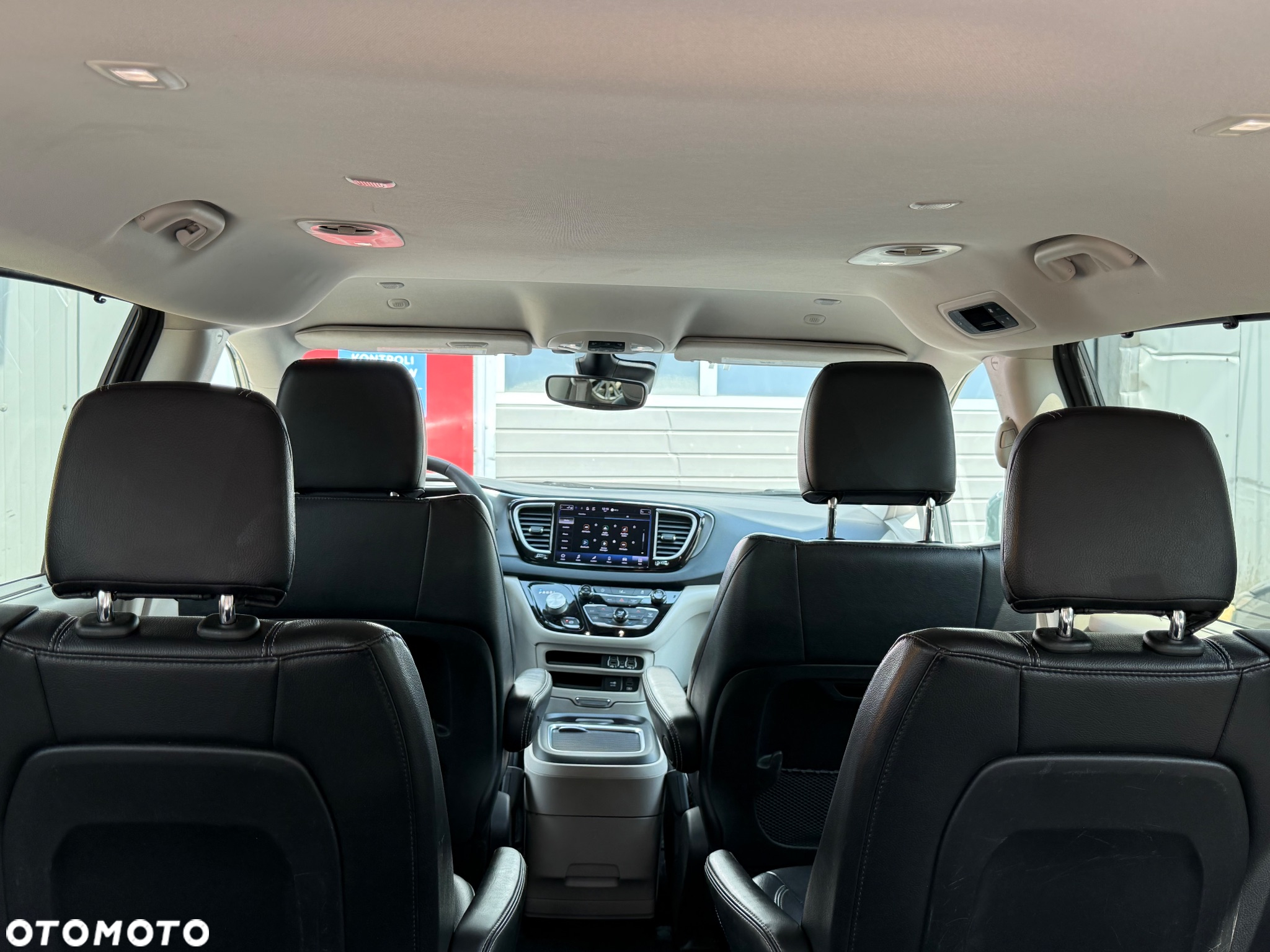 Chrysler Pacifica - 7