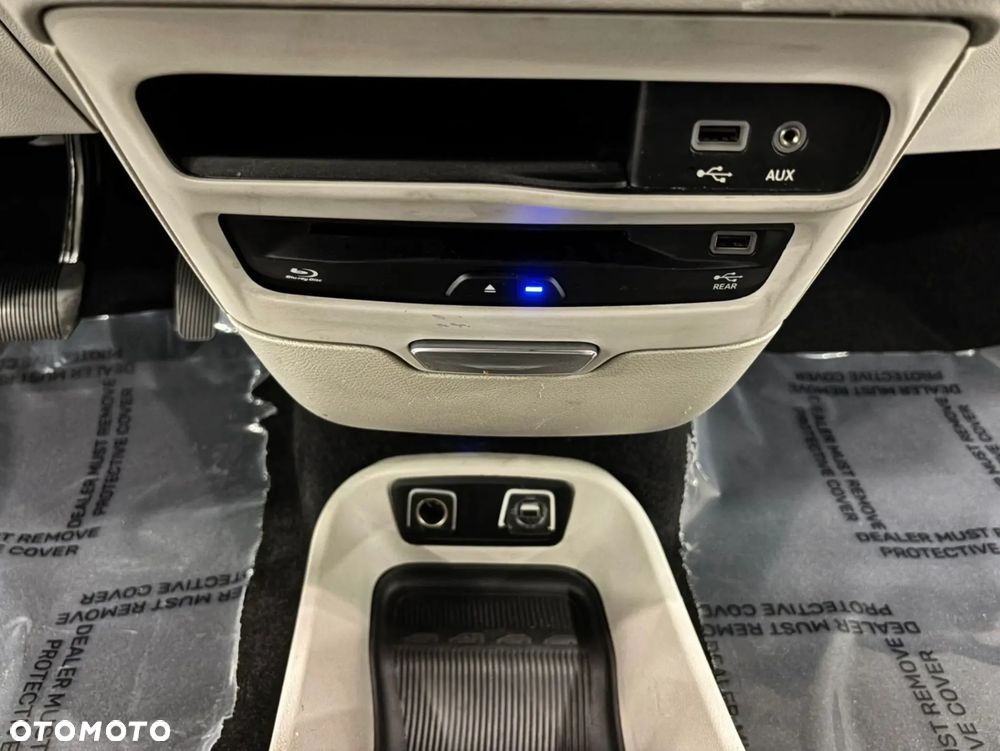 Chrysler Pacifica - 29