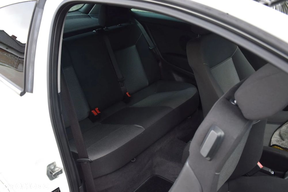 Opel Astra III GTC 1.6 Sport - 11