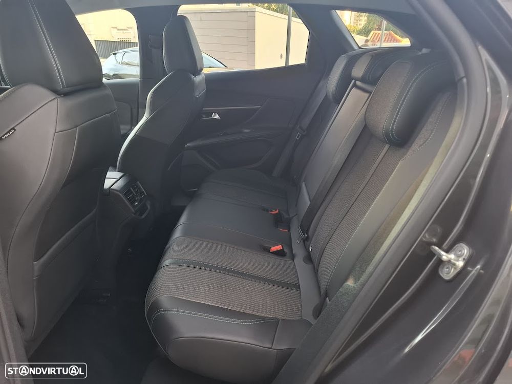 Peugeot 3008 1.2 PureTech Allure EAT8 - 34