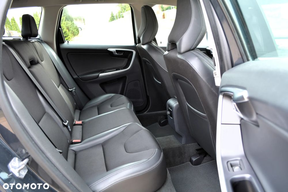 Volvo XC 60 D3 Momentum - 7