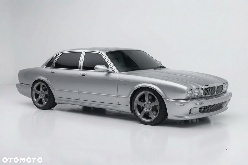 Jaguar XJR Standard - 32