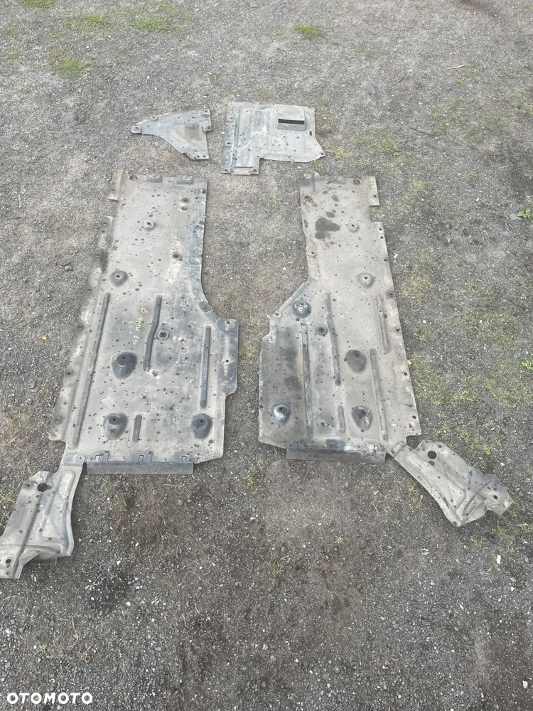 Prawa osłona podwozia BMW SERIA 3 E90 SEDAN - 2