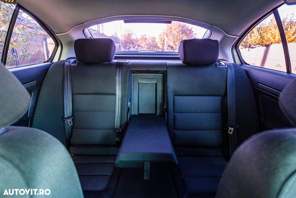 Skoda Octavia 1.9 TDI Ambiente DSG - 27