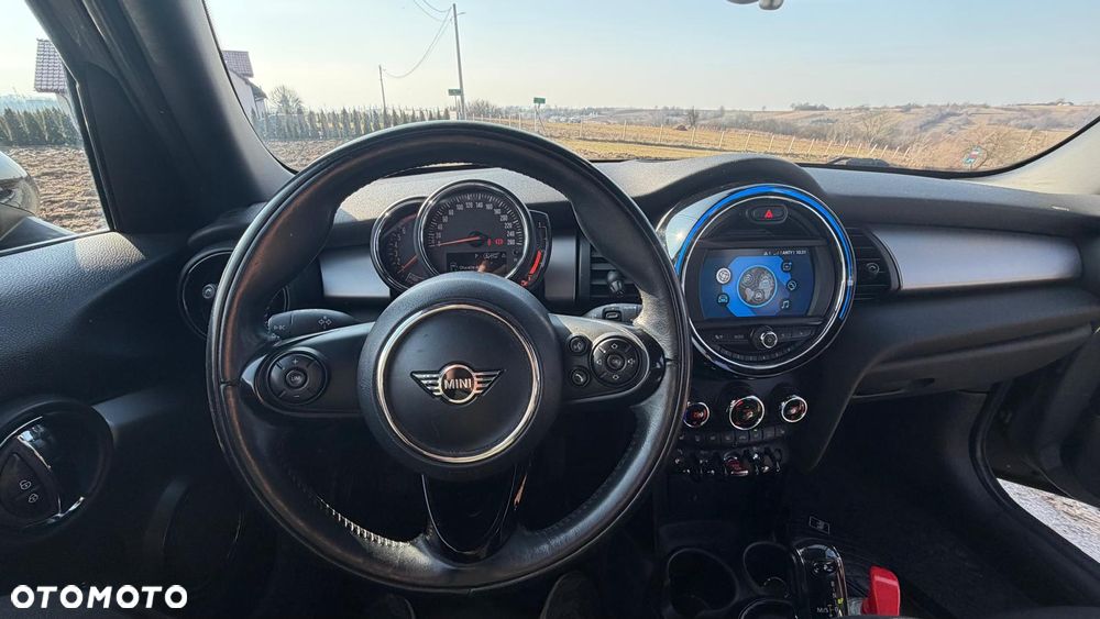 MINI Cooper Standard - 4