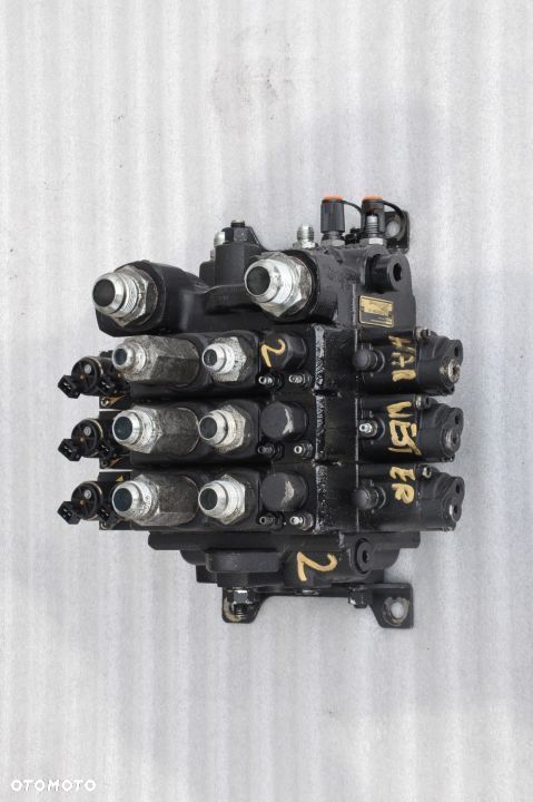 ROZDZIELACZ HARVESTER/ PARKER K170LS-03-FI04-117 - 4