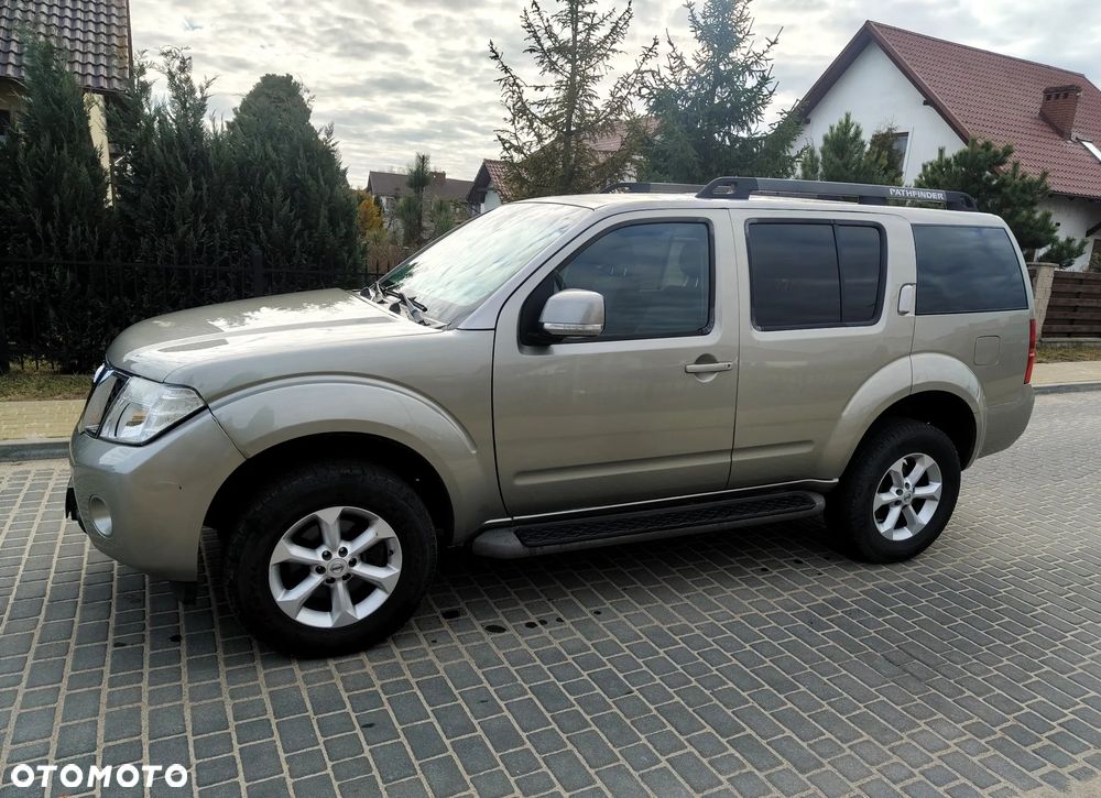 Nissan Pathfinder 2.5 DCi SE - 2