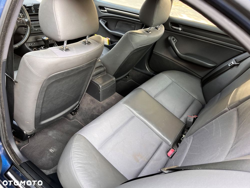 BMW Seria 3 318i - 10