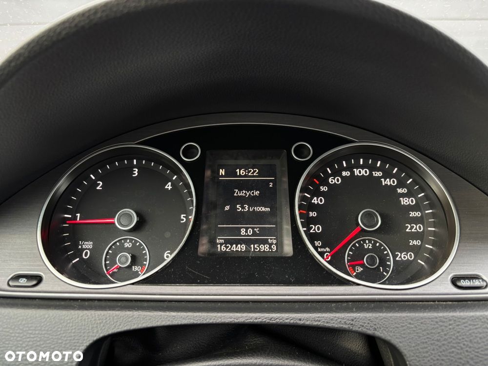 Volkswagen Passat 2.0 TDI Comfortline - 34