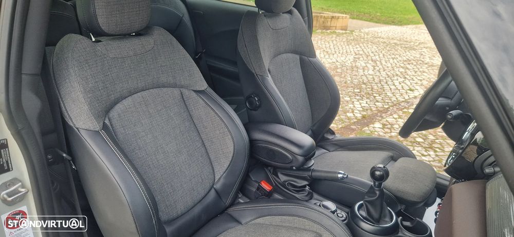 MINI 3 Portas Cooper D 60 Years Chili - 13