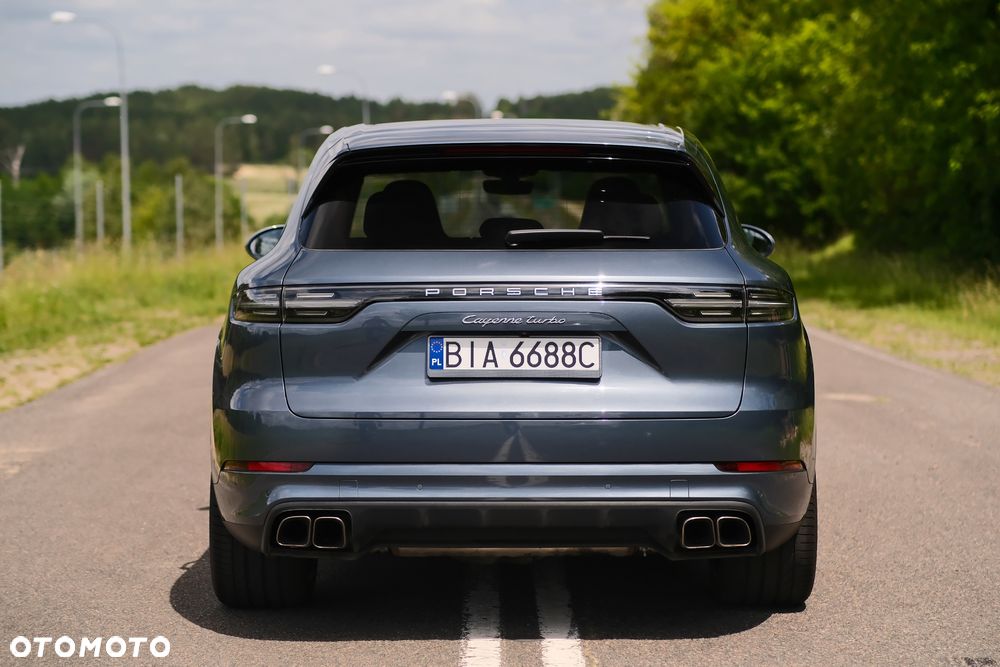 Porsche Cayenne Turbo - 9