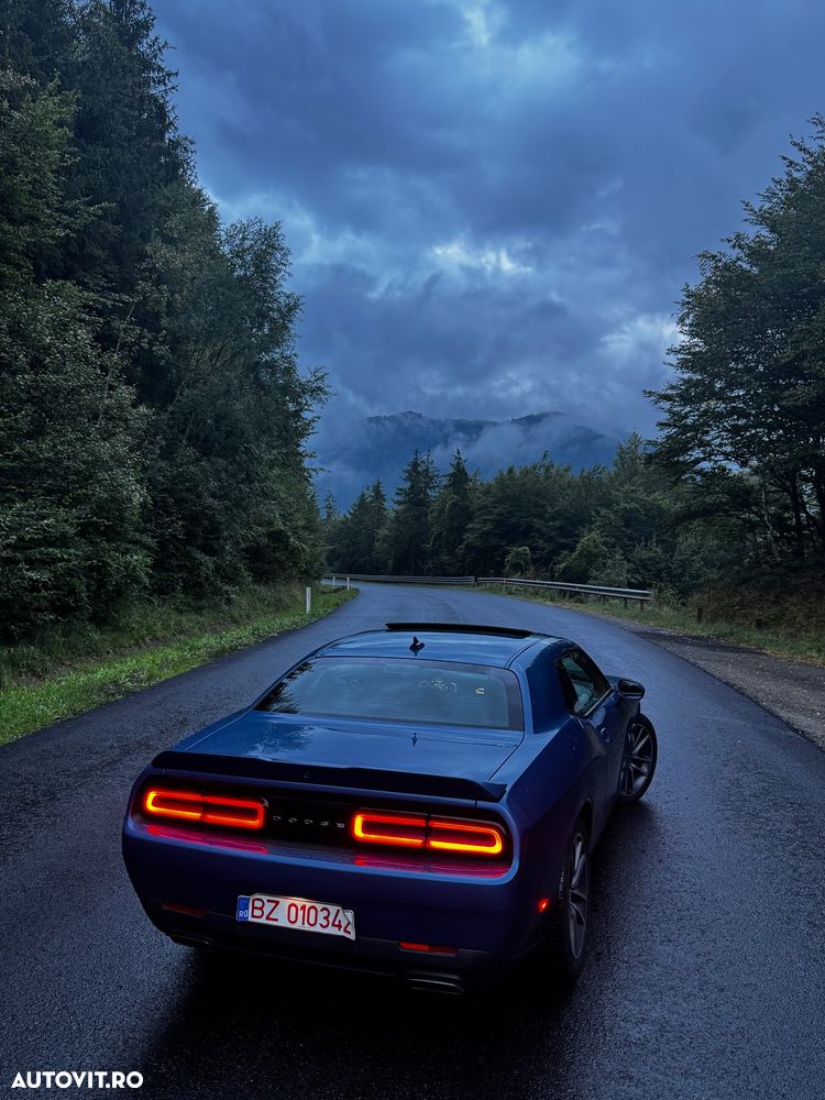 Dodge Challenger - 14