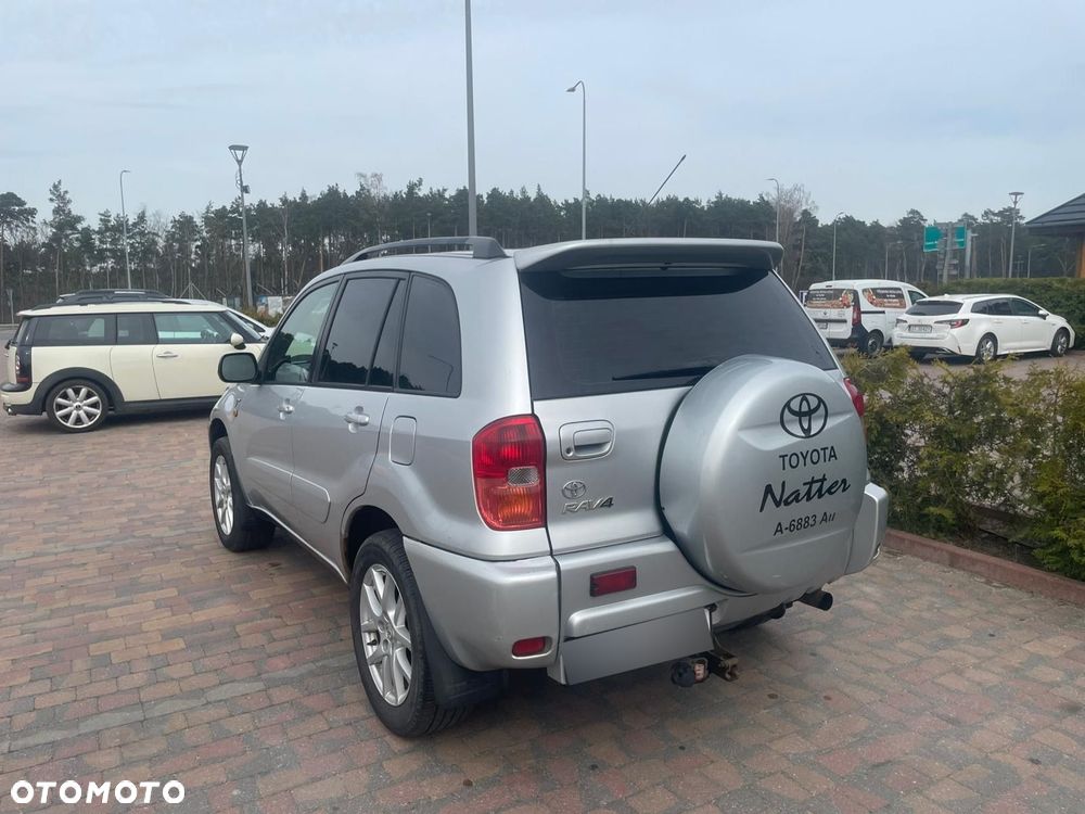 Toyota RAV4 D-4D 4x4 - 8