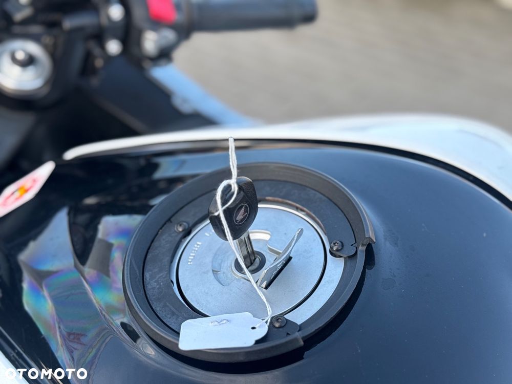 Honda VFR - 32