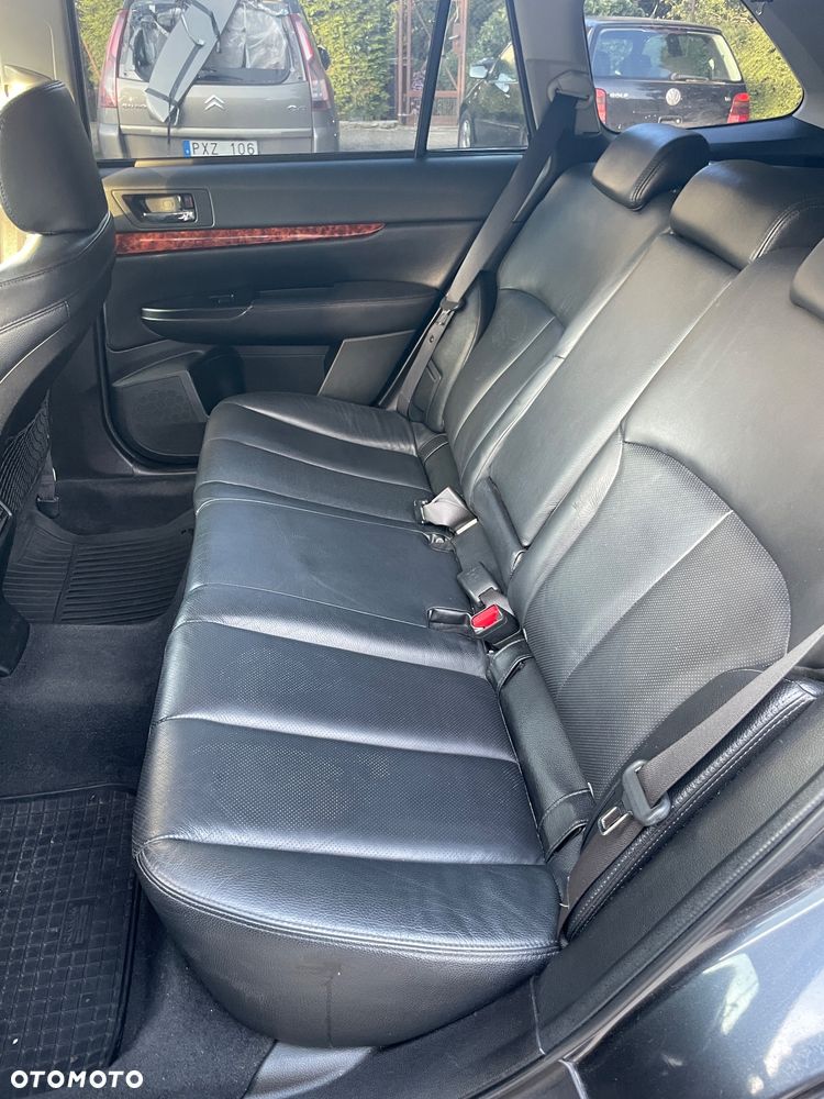 Subaru Outback 3.6 R Exclusive Navi - 33
