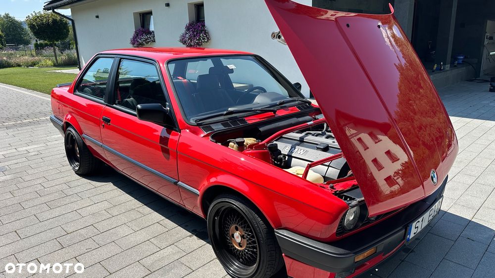 BMW E30 1990 photo 2