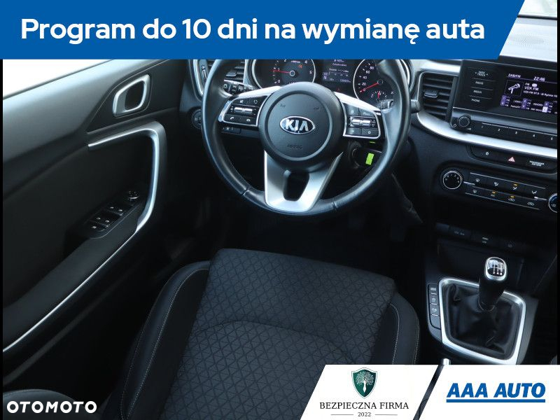 Kia Ceed - 8